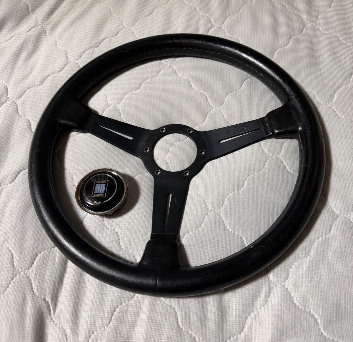 Yahoo!オークション -「ナルディ ホーンボタン」の落札相場・落札価格