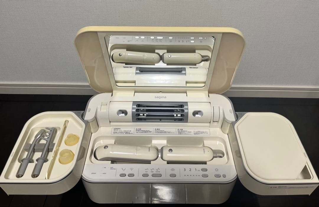 サキナ　ビジュー　美顔器 使用回数5回新品同様@ サキナ ビジュー美顔器 SAQINA bijou LEDの通販