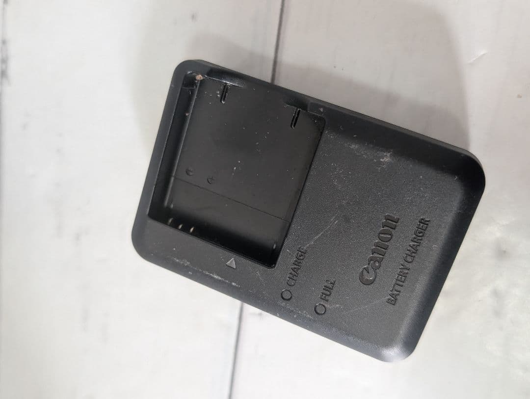 Canon Power Shot A3300 IS 充電器付き sbt - メルカリ