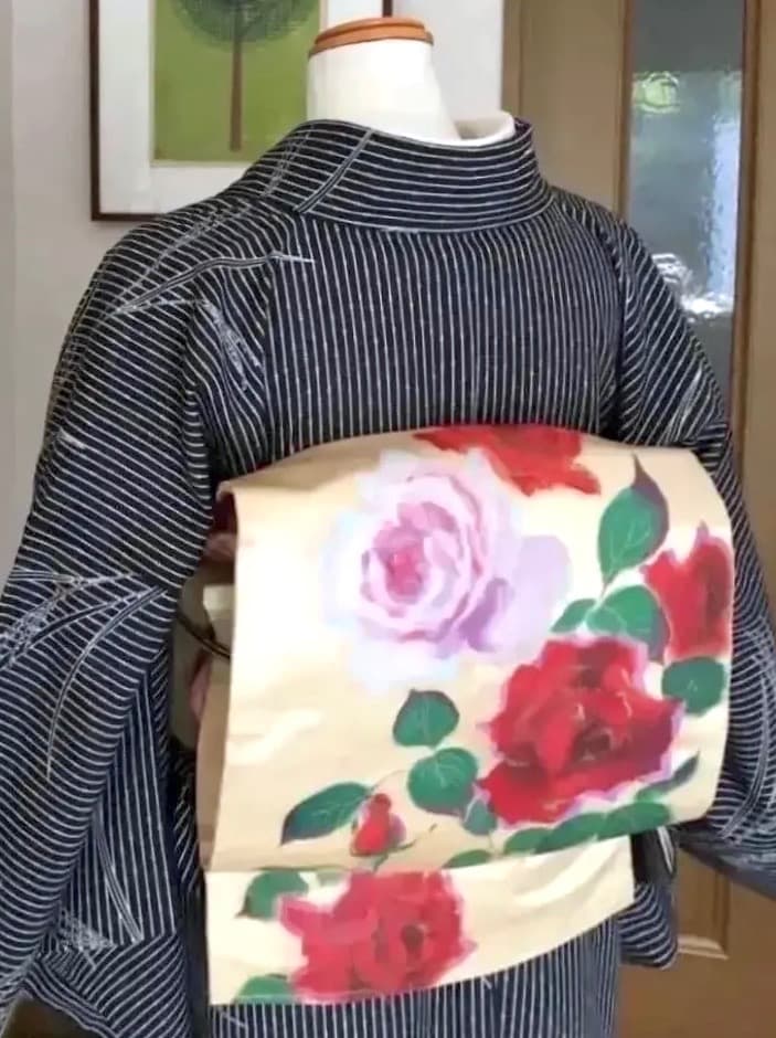Antique Kimono 薔薇手描き 絵画的 圧倒的迫力 繻子正絹名古屋帯 Web限定販売品！” 【アンティーク帯】仕立て上がり・中古品） 創作正絹