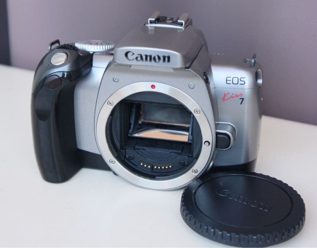 Canon EOS kiss 7 動作品 最新のフィルムカメラ】CANON EOS Kiss 7レビューです。機能、特徴をご