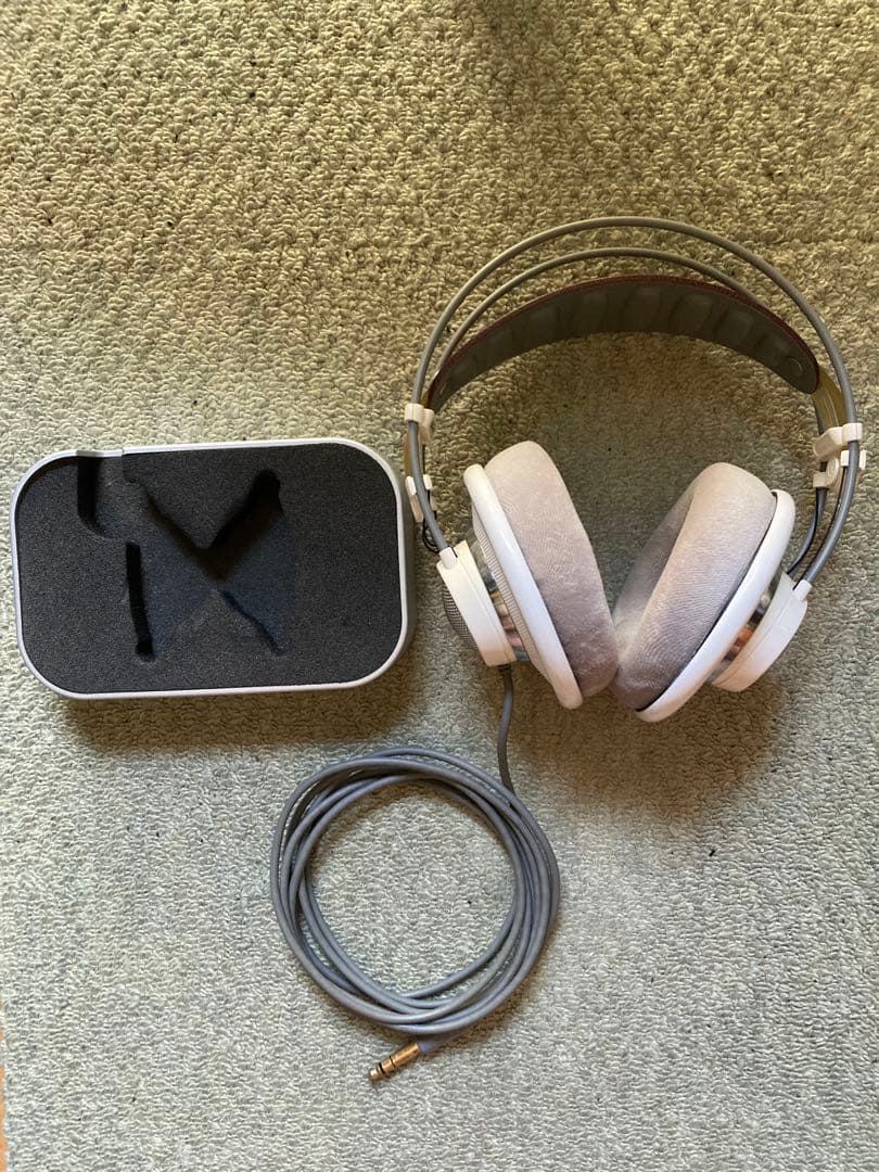 AKG ヘッドホンK701 オーストリア製 AKG K701 Headphones | FrontEndAudio.com