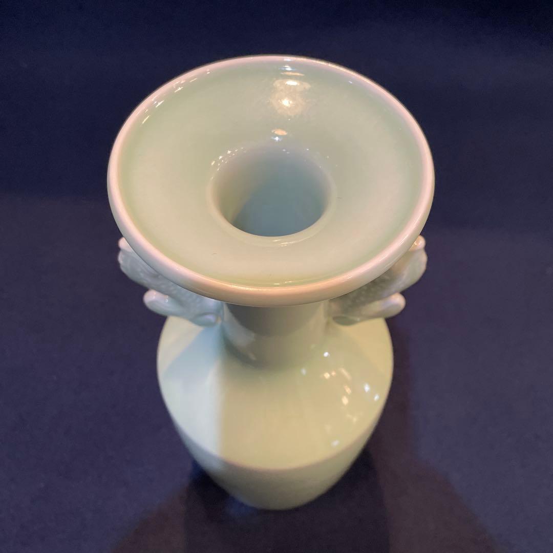 平戸焼」青磁 【横石 嘉助】(作)の『鯱耳(シャチミミ)花瓶』共箱※美品