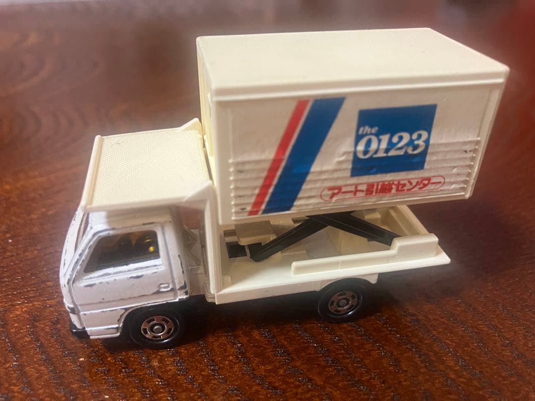 まとめ売り・レアトミカあり】33台セット ＆ 4段パーキング収納ケース