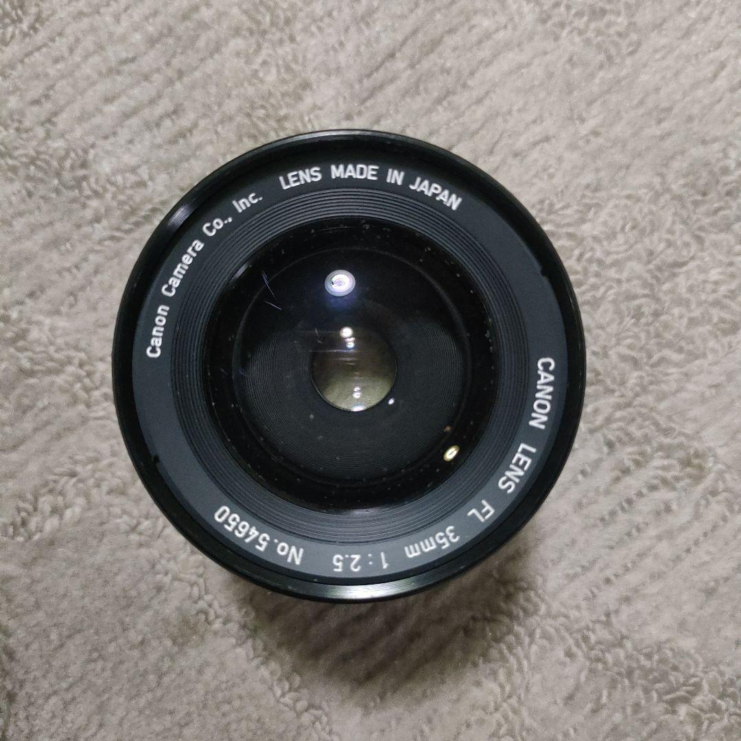 Canon EF 35mm f/2.8 レンズ Canon EF-S 35mm f/2.8 Macro IS STM Lens Review