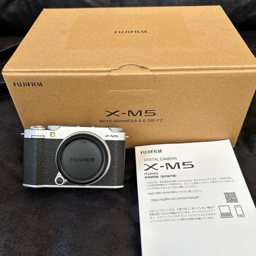 FUJIFILM X-M5 ミラーレスカメラ　レンズなし FUJIFILM X-M5 ミラーレス一眼カメラ ブラック [ボディ単体] 富士