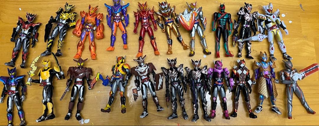 y*o様 装動　仮面ライダー フィギュアセット 約20体とアクセサリー 掌動-XX(ダブルクロス) 仮面ライダー8｜発売日：2024年5月13日