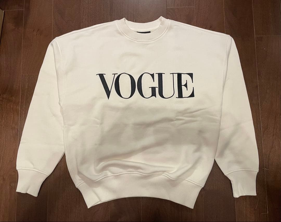 文太さま専用 新品 VOGUE ロゴ刺繍スウェット クリーム Sサイズ - メルカリ