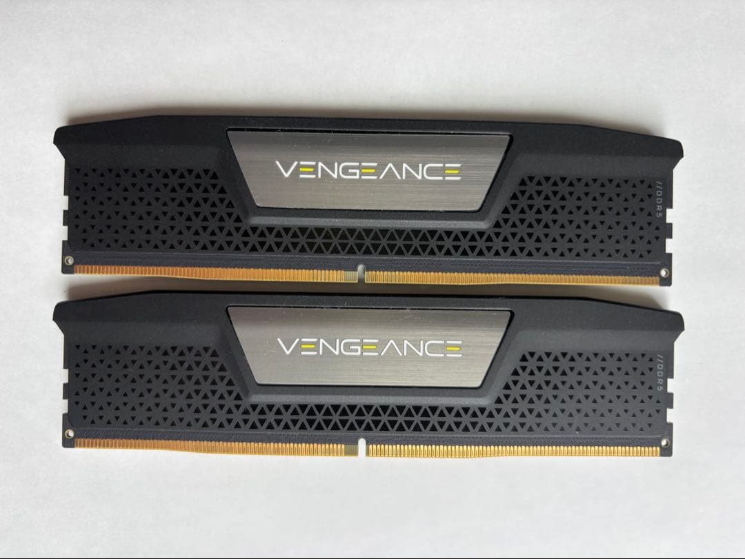 メモリー DDR5 32GB Corsair 6000MHz(PC5-48000) gray2.jpg