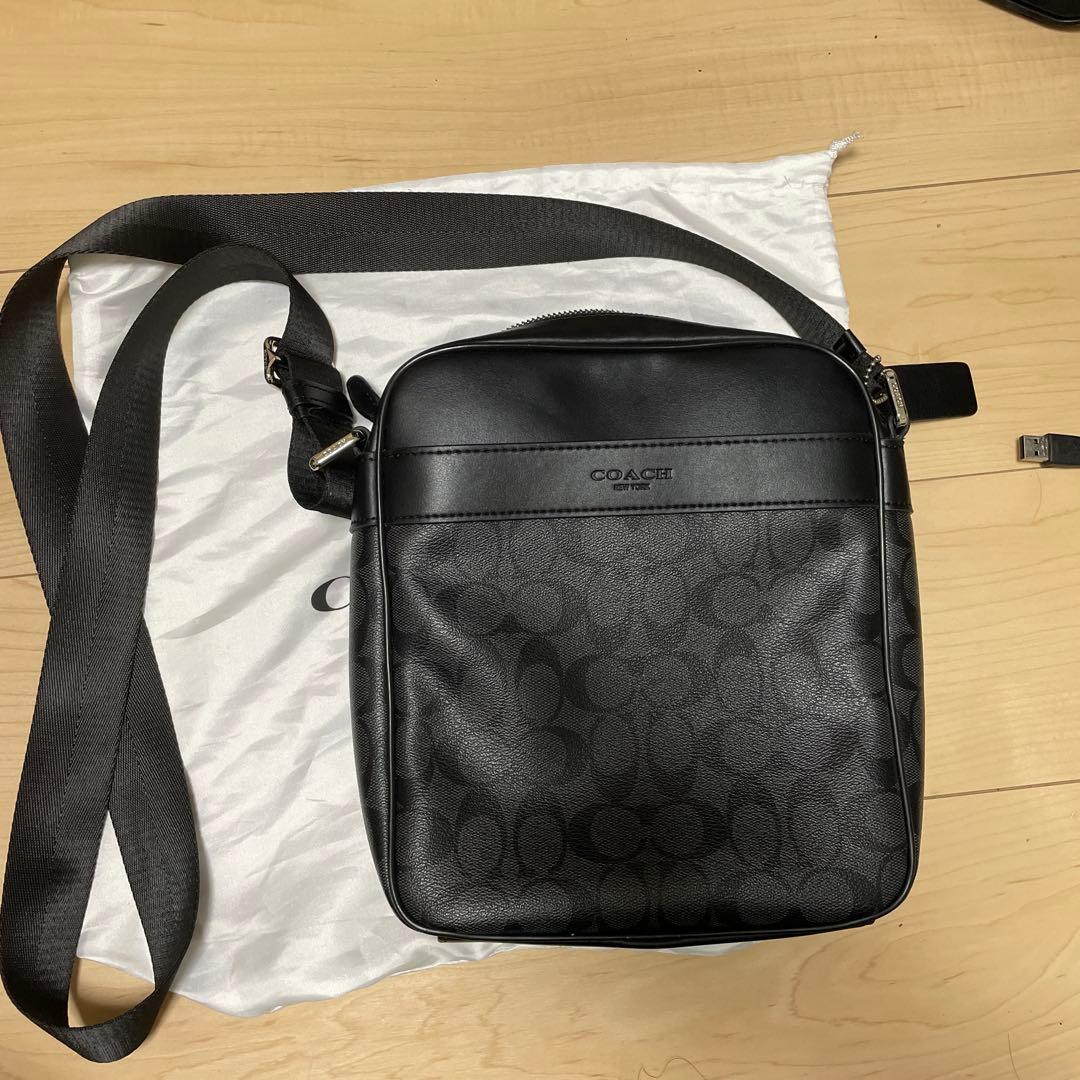 COACH NeWYORK 黒 ショルダーバッグ ロゴ入り COACH】コーチ メンズ レザー NEW YORK ニューヨーク ロゴ プリント