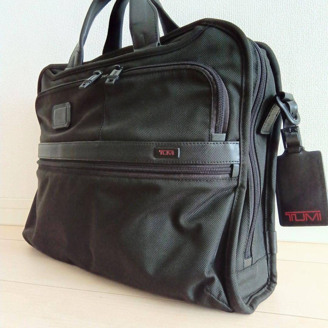 TUMI 2way トゥミ アルファ2 ビジネスバッグ ショルダーバック A4可 TUMI（トゥミ） TUMI ALPHA2 アルファ2 エクスパンダブル 廃盤