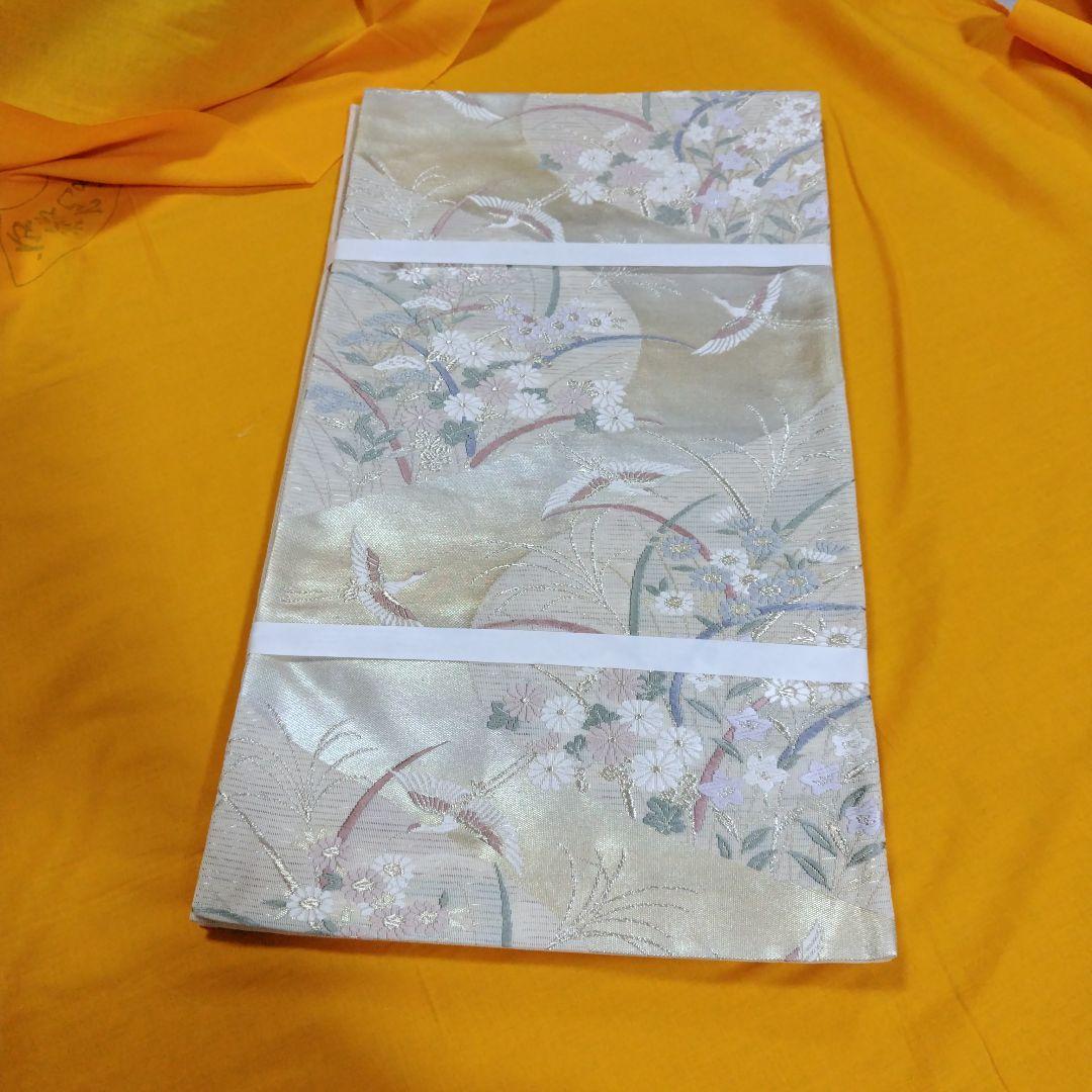 未使用 美品 袋帯 金色地 花 鶴刺繍 袋帯 未使用 フォーマル 正絹 手刺繍 蘇州刺繍 引箔地 金色地 菊 草花