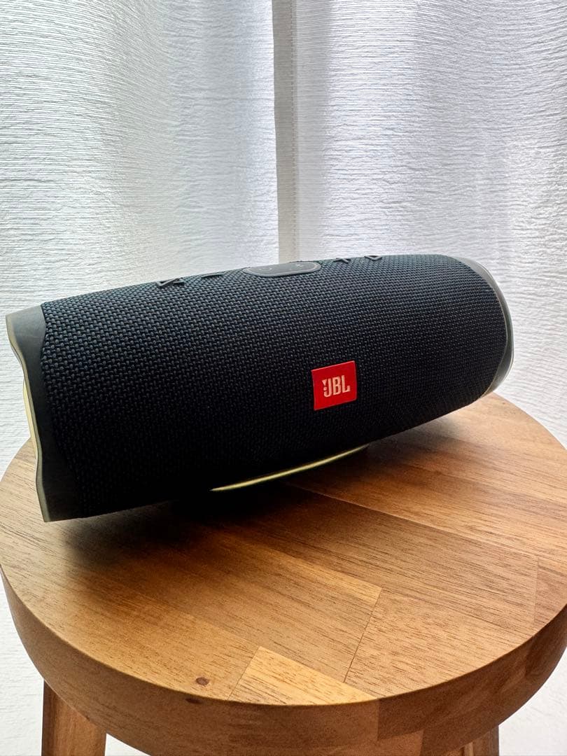 JBL Charge 4 ワイヤレススピーカー Amazon.com: JBL Charge 4 - Waterproof Portable Bluetooth Speaker