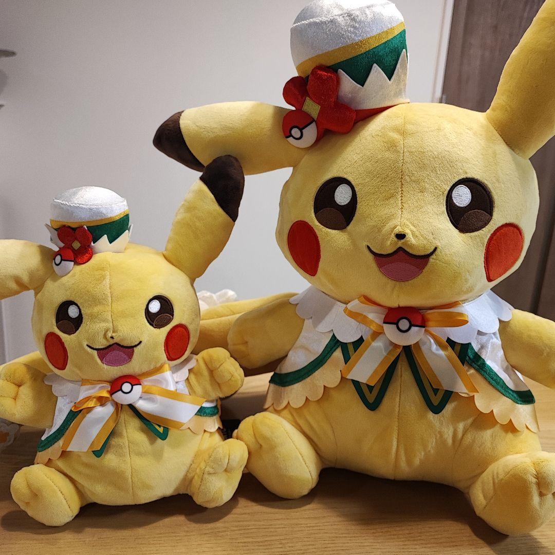 ポケパークカントー 限定 ピカチュウ　ぬいぐるみ 大　パペット ポケパークカントー 限定 ピカチュウ ぬいぐるみ 特大 - メルカリ